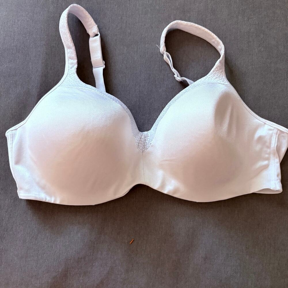Playtex Secrets 44D White Smoothing Underwire Bra 4823 Full Coverage TShirt
